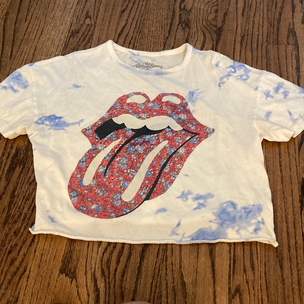blue and white tye dye style rolling stones tee, size s